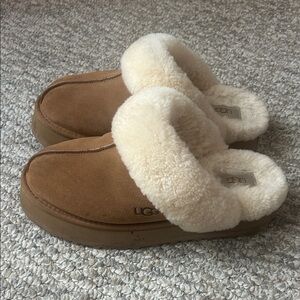 UGG Disquette Platform Slippers